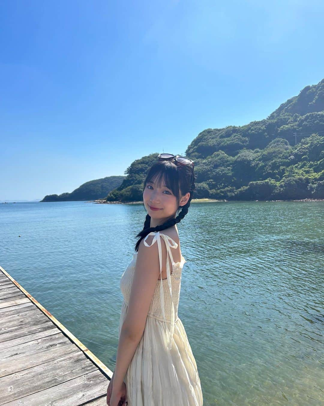 百田汐里さんのインスタグラム写真 - (百田汐里Instagram)「夏大好きなんだ︎☺︎🍧🌺 みんな暑いから熱中症気をつけてね🥺 ． ．  #ファッション  #サングラス  #自撮り  #ファッションコーデ  #instagram  #instagramers  #セルカ  #今日好き  #フーコック島編  #黒髪ロング  #fashion  #ホワイトコーデ  #like  #三つ編み  #sea  #海  #summer」8月13日 20時03分 - shi._.o19