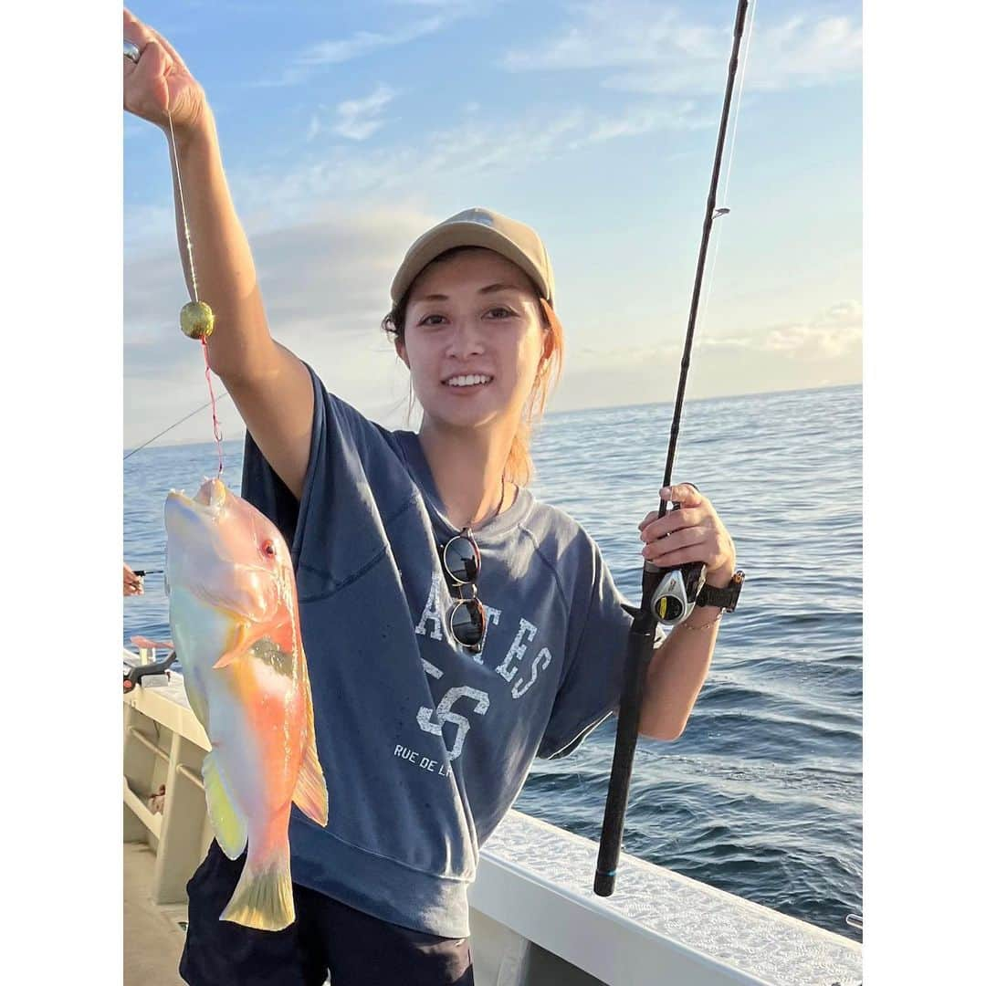 伴都美子さんのインスタグラム写真 - (伴都美子Instagram)「✔️ ⁡ summer days🌞 ⁡ #2023 #夏 #🎣 #🦈 #🐬 #🏝」8月13日 20時19分 - van._doasinfinity