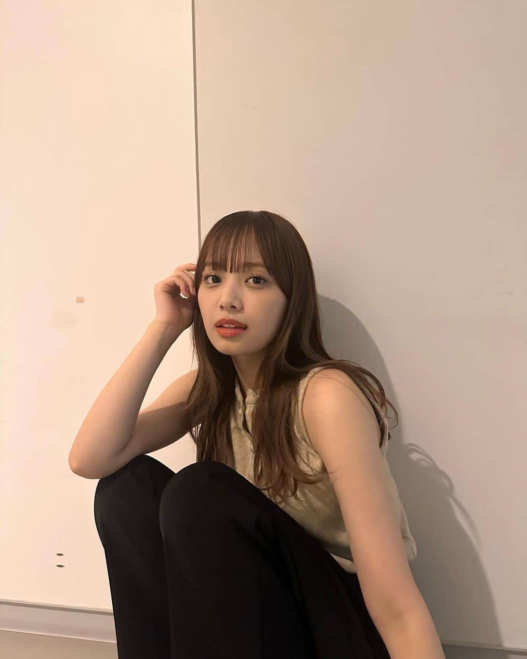 のインスタグラム：「今年の夏はたくさんノースリーブ着るんだ🦉🦉🦉  #hamahiyogram #濱岸ひより」