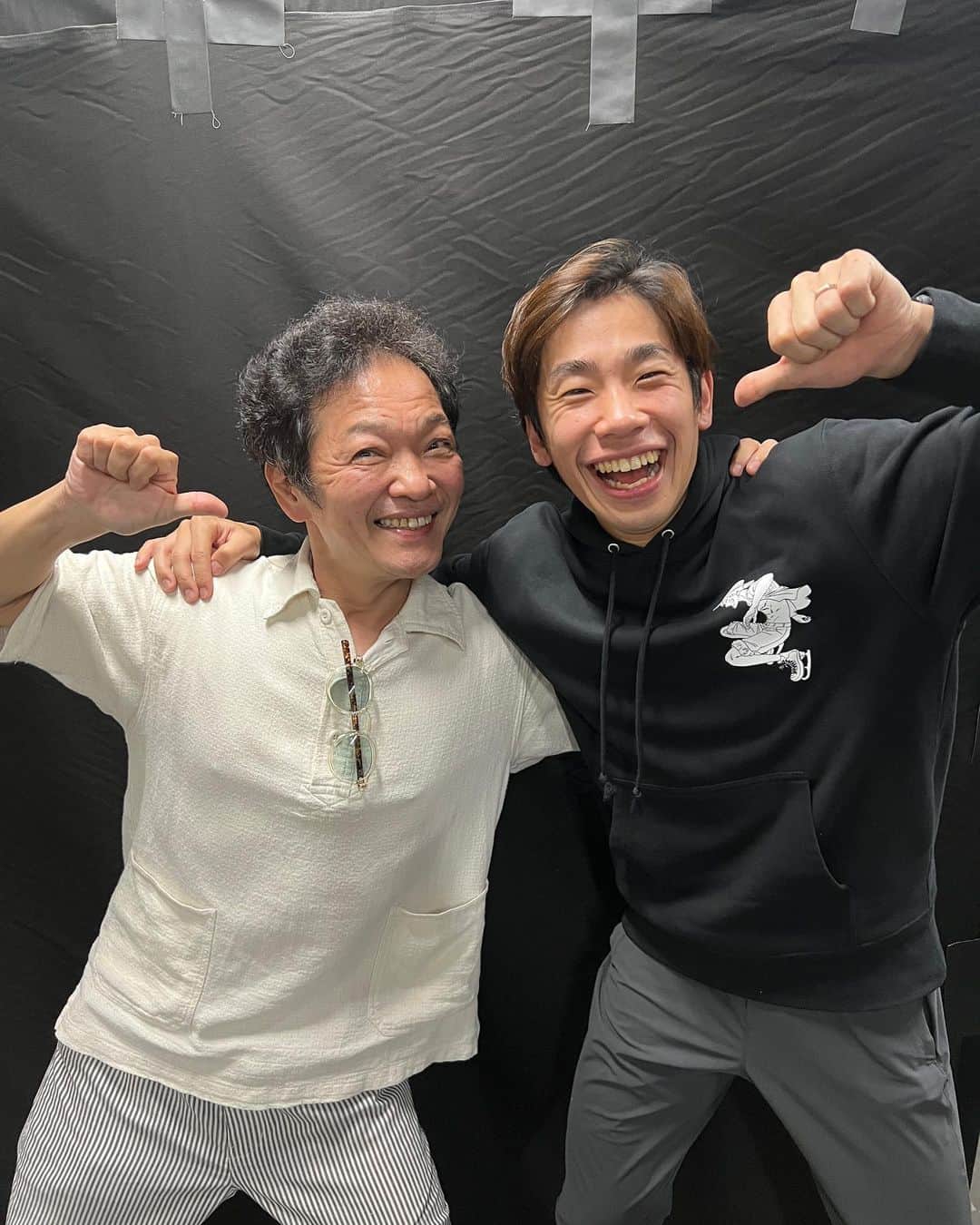 織田信成のインスタグラム：「ウソップ声優の山口勝平さんが先日ワンピースオンアイスを観に来て下さり、お写真まで撮って頂きました😭😭お人柄も最高でした❗️ウソップ最高❗️  #ワンピースオンアイス #onepiece」