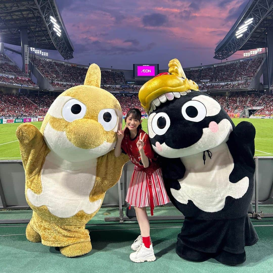 秋本帆華のインスタグラム：「. 今年もこの季節が🔥 名古屋グランパス 鯱の大祭典⚽️ 2019年から広報大使を務めさせていただいてますが 年々盛り上がりが増しているのを感じます！  今日の鹿島戦も勝利🏅 嬉しい〜！！！  #名古屋グランパス #鯱の大祭典 #TEAMSHACHI #鹿島アントラーズ」