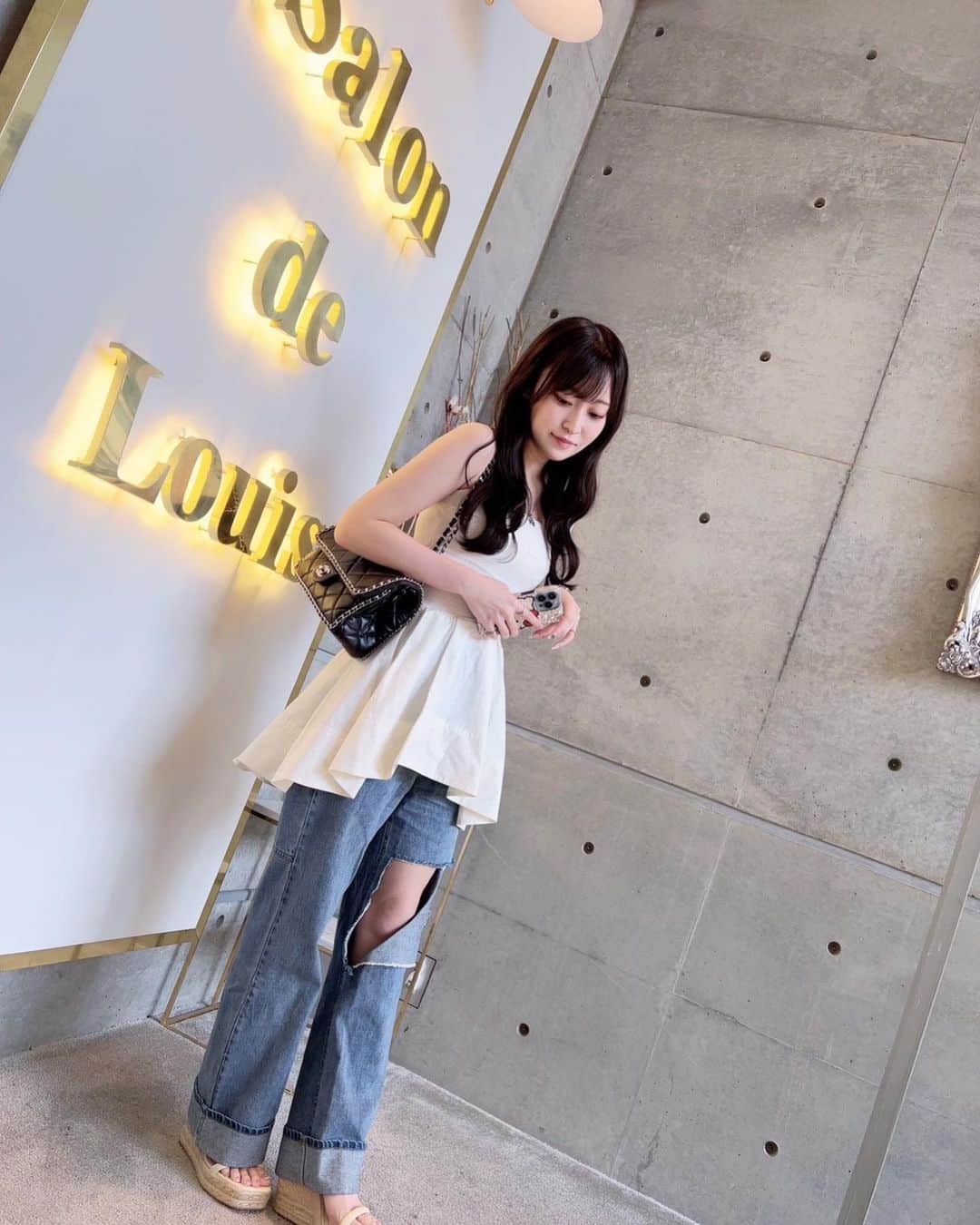 石飛恵里花のインスタグラム：「全身🤍」