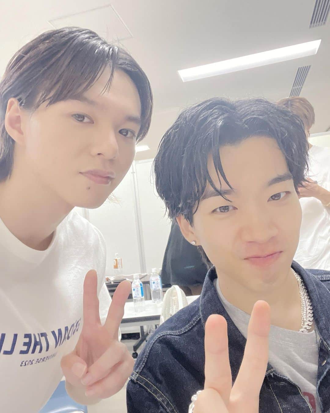 志村玲於さんのインスタグラム写真 - (志村玲於Instagram)「エビライ楽しすぎた！ 沢山の出会いに感謝の２日間で、ファンの皆んなやエビダンメンバーの一人一人に出会わ無ければこんなに楽しいLIVEは出来なかったと思います！  ２日間本当にありがとうございました！  opening actチームも盛り上げてくれてありがとね」8月13日 20時30分 - reoshimura0129