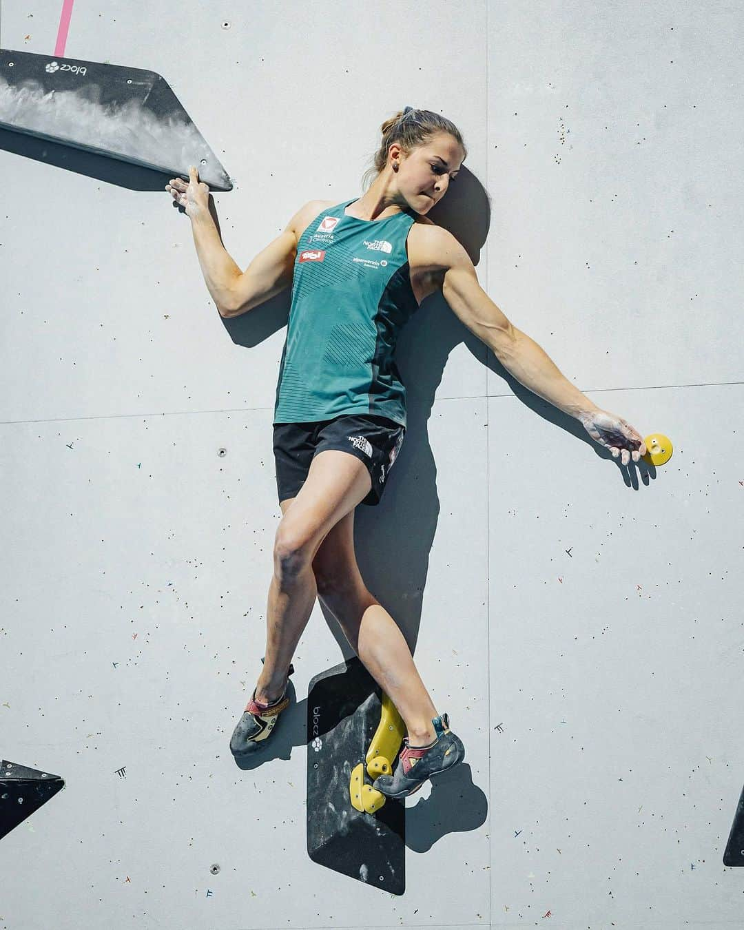 ジェシカ・ピルツさんのインスタグラム写真 - (ジェシカ・ピルツInstagram)「World Champs Bern 🐻🇨🇭 Two intense weeks full of competition have come to end and I leave Bern just speechless. The first week didn’t go as hoped with a P8 and P6 in the single disciplines. Going all in and leaving the stage with a happy face was the plan for the second week. Driving home now with a silver medal in my bag and a TICKET TO @paris2024 is a goal I haven‘t even started to dream of 🥹🤯😮‍💨 Thank you Bern, you'll be in my mind a little longer.  Pictures by @lenadrapella」8月13日 20時32分 - jessy_pilz