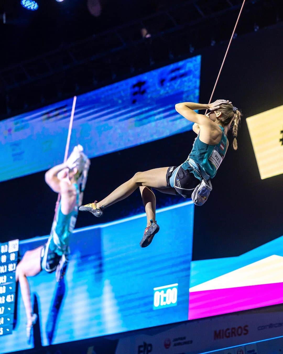 ジェシカ・ピルツさんのインスタグラム写真 - (ジェシカ・ピルツInstagram)「World Champs Bern 🐻🇨🇭 Two intense weeks full of competition have come to end and I leave Bern just speechless. The first week didn’t go as hoped with a P8 and P6 in the single disciplines. Going all in and leaving the stage with a happy face was the plan for the second week. Driving home now with a silver medal in my bag and a TICKET TO @paris2024 is a goal I haven‘t even started to dream of 🥹🤯😮‍💨 Thank you Bern, you'll be in my mind a little longer.  Pictures by @lenadrapella」8月13日 20時32分 - jessy_pilz