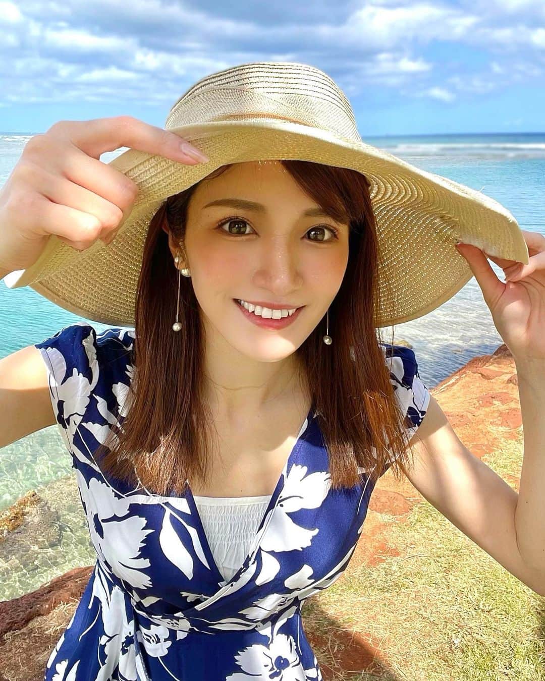 のインスタグラム：「Hawaii ちょっとだけpostしとこかな🏝️🤍  海も空もめっちゃきれい☺️♡ Hawaiiはめちゃくちゃ久しぶりやった🏖️  明日も素敵な1日を☺️🌈  🌷🧚🏻‍♀️🌻」