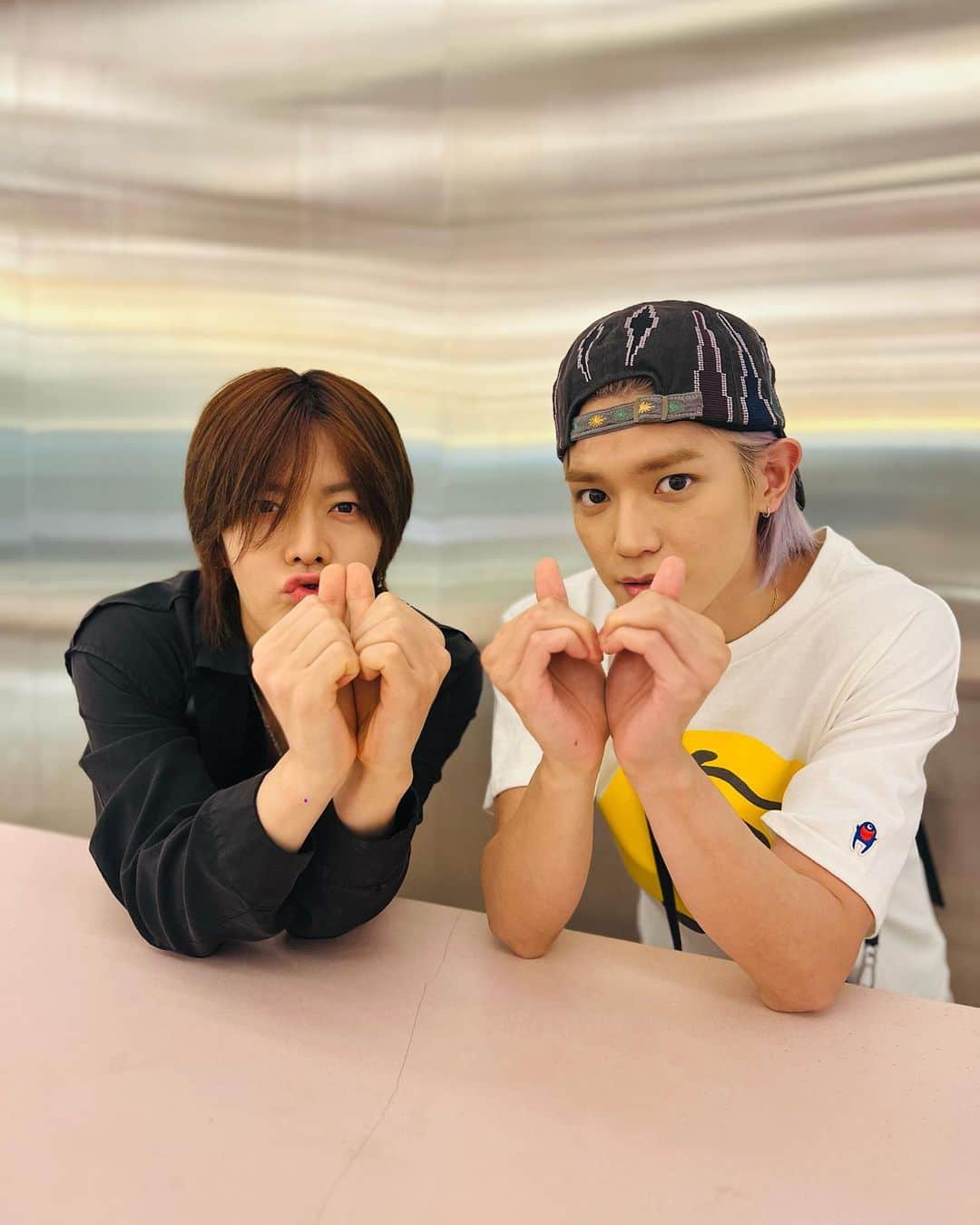 中本悠太のインスタグラム：「친구가 새로운 하트를 알려줬어요 ❤️」