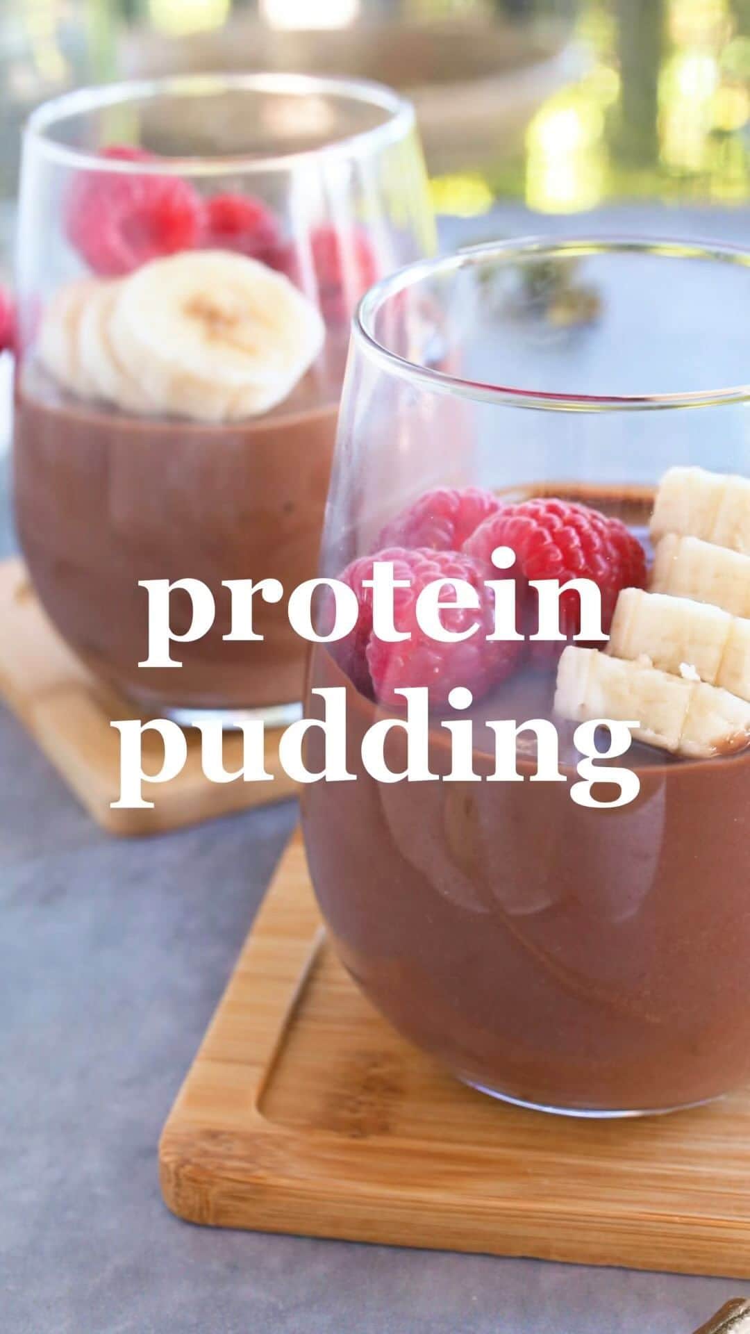 Amanda Biskのインスタグラム：「PROTEIN PUDDING 💪🏼 36g of plant based protein per serve! Powered by @pureplantprotein 💥 this packs a punch!   This recipe is now live on the #freshbodyfitmind app 🩵 Designed by our recipe queen @annielonglife 👸🏼  REMINDER: You can win free @pureplantprotein goodies this month by taking part in my Athletic August challenge! Share the challenge here on Insta for your chance to win 🙌🏼 #plantbased #vegan #proteinrecipes   ab♥️x  www.freshbodyfitmind.com」