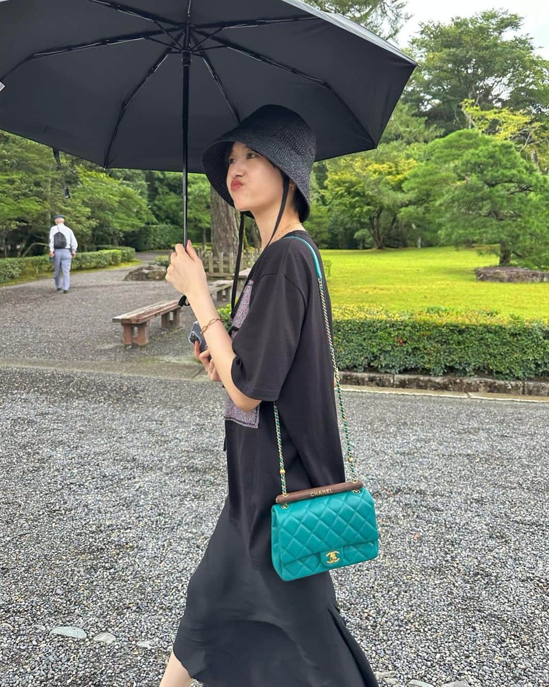 新井貴子のインスタグラム：「The moments of summer  隣の方は絞れる程の汗をかいておられました🫨🧟‍♂️」