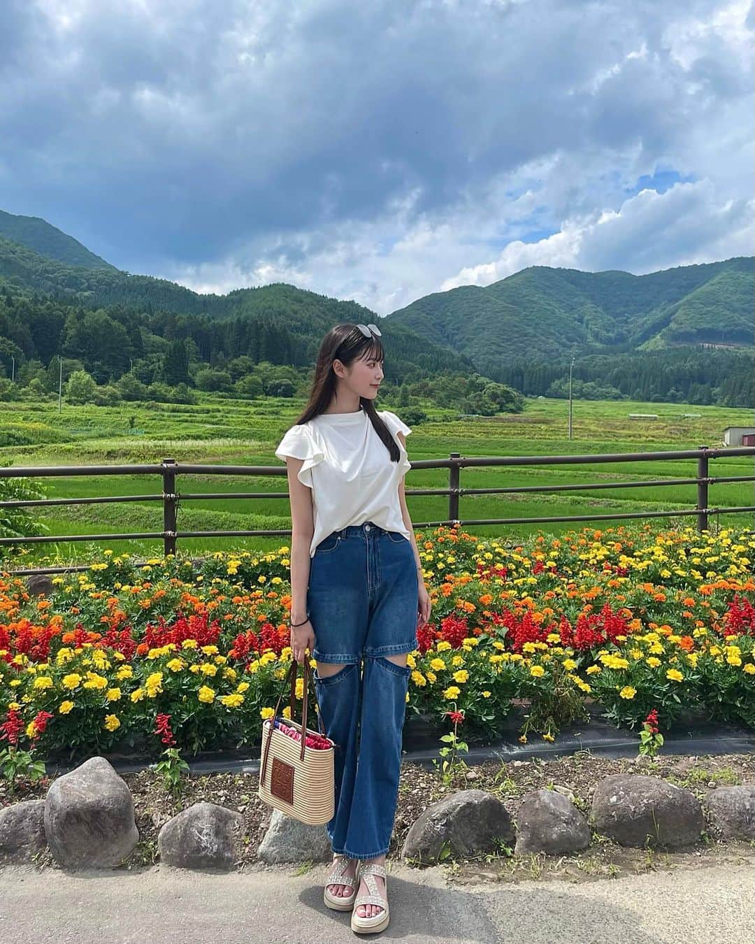月野有菜のインスタグラム：「とても綺麗な大自然に触れてきました🌿🌼」