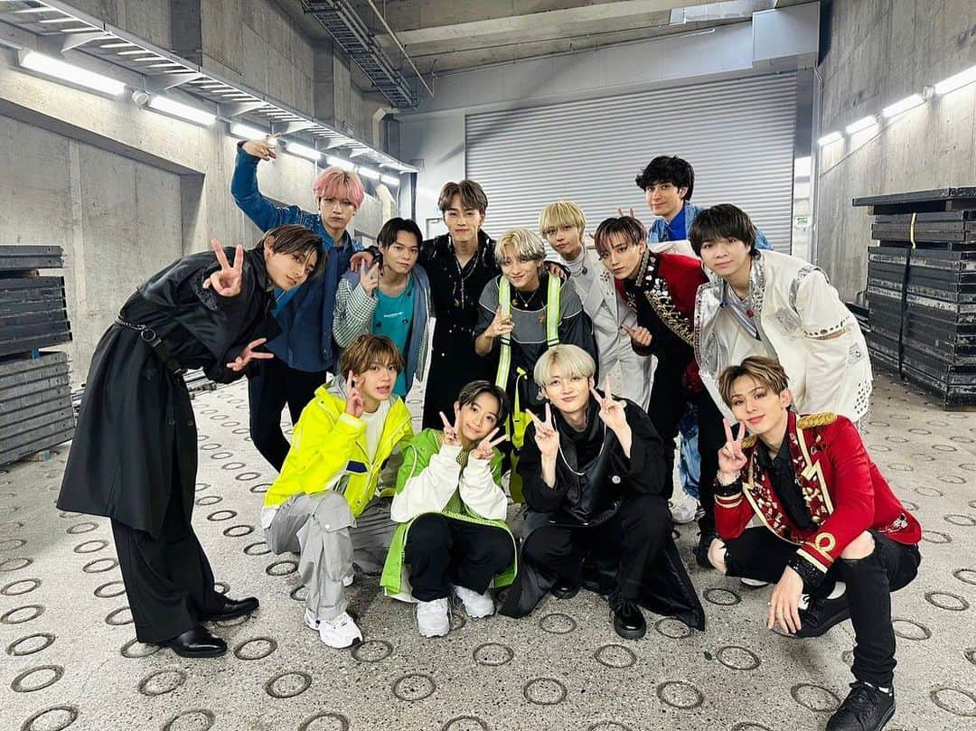 山下永玖/EIKUさんのインスタグラム写真 - (山下永玖/EIKUInstagram)「EBiDAN THE LIVE UNIVERSE 2023🚀  ありがとうございました✌️ 最高の2日間でした！ ここまで作り上げてくれた先輩にEBiDANを愛し続けてくれるみんなのお陰で幸せな景色を見ることができました！  シャッフルで2度目のKiss Me Baby、超特価でシューヤ君役をやらせてもらいました😆  そしてダンスサイファー！ かませたかな？普段はメインボーカルとしてですがダンスも出来るんだぞってところ見せれてたら嬉しいです また踊りたい！ユーキくんに感謝です❤️ 来年も楽しみだー！ EBiDAN最高！！  #EBiDAN #ONENONLY #EIKU」8月13日 21時10分 - eiku1219_official