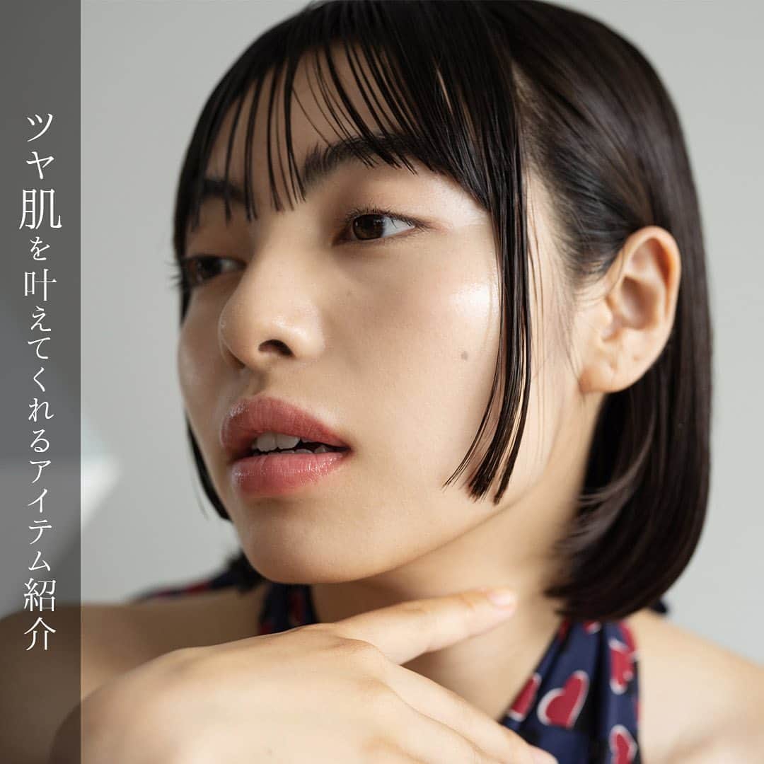 cosme_beauty_ssさんのインスタグラム写真 - (cosme_beauty_ssInstagram)「【ツヤ肌を叶えてくれるアイテム紹介】  2枚目：ツヤを司るクリームファンデーションと、時間の経過とともにファンデーションや皮脂と美しくなじみ整えるパウダーが登場。 ＜スック＞ ザ ファンデーション <スパチュラ付> SPF30／PA++ 30g 下段左から／105、110、115 各14,300円(税込)  上段／ ザ ルース パウダー<パフ付> 20g 11,000円(税込)  お取り扱い店舗 西武：池袋本店 そごう：横浜店 e.デパート ※いずれも9月1日(金)発売  3枚目：付けた瞬間から毛穴の目立たない 、明るく滑らかな肌※にしてくれる嬉しいファンデーション。 ※メイクアップ効果による。 ＜SHISEIDO＞ SHISEIDO エッセンス スキングロウ ファンデーション SPF30／PA+++ 30ml 全12色  左から／140、160、220、230、240 各7,590円(税込)  お取り扱い店舗 西武：池袋本店、渋谷店、所沢S.C.、福井店、秋田店 そごう：横浜店、千葉店、広島店、大宮店 e.デパート ※9月1日(金)発売  4枚目：シミ、色ムラ、毛穴、凹凸などの肌ノイズをカバーして、立体ツヤ肌へ。 ＜セルヴォーク＞ セルヴォーク スキンレゾネート リキッドファンデーション 210 SPF32／PA+++ 26g 全4色 5,280円(税込)  お取り扱い店舗 西武池袋本店 e.デパート  5枚目：毛穴やくすみをカバーする、トーンアップ＆カラーコントロールベース。 ＜ジルスチュアート＞ ジルスチュアート　ルーセントシフォン トーンアップ プライマー SPF35／PA+++ 30g 左から／01、02、03 各3,520円(税込) ※スウォッチは上から01、02、03  お取り扱い店舗 西武：池袋本店、渋谷店 そごう：横浜店、千葉店 e.デパート ※9月1日(金)発売   ▶くわしくはプロフィールリンクから→@seibu_sogo_biryuhyakkaweb ▶西武・そごうのショッピングサイト「e.デパート」なら、お近くのセブン-イレブンで送料無料で受け取れます！ぜひご利用ください  #美流百華WEB #seibu #sogo #seibusogo #西武 #そごう #西武そごう  #デパコス #eデパート #MondayMuse #SUQQU #スック #SHISEIDO #資生堂 #celvoke #セルヴォーク #Jillstuartbeauty #ジルスチュアート #ツヤ肌 #ベースメイク #ファンデーション」8月22日 10時00分 - seibu_sogo_biryuhyakkaweb