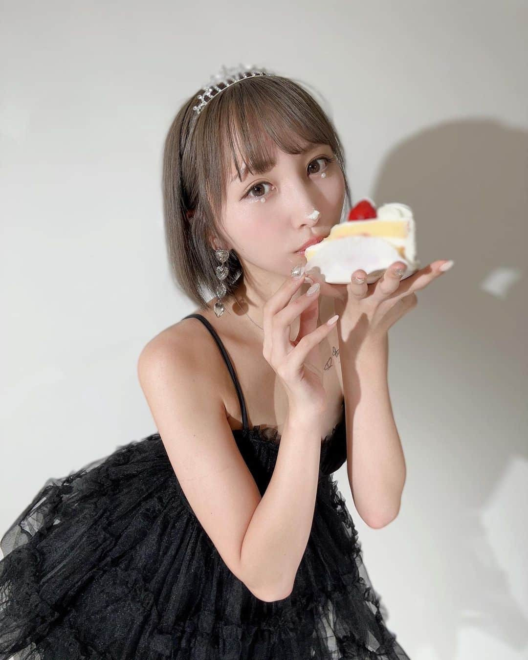 安藤笑のインスタグラム：「鼻クリーム👃🏻🍰」