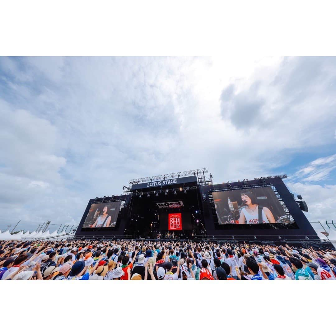 SHISHAMOさんのインスタグラム写真 - (SHISHAMOInstagram)「🎊🎸ROCK IN JAPAN FESTIVAL 2023🎸🎊  8/13(日) 「rockin'on presents ROCK IN JAPAN FESTIVAL 2023」 @千葉市蘇我スポーツ公園 LOTUS STAGE  10年目にして初出演となったロッキン🤘🔥 LOTUS STAGEのトップバッターを務めさせていただきました🏃💨  お越しくださった皆様、 ありがとうございました🐟!!!  #shishamo #RIJF2023」8月13日 21時30分 - shishamo_official