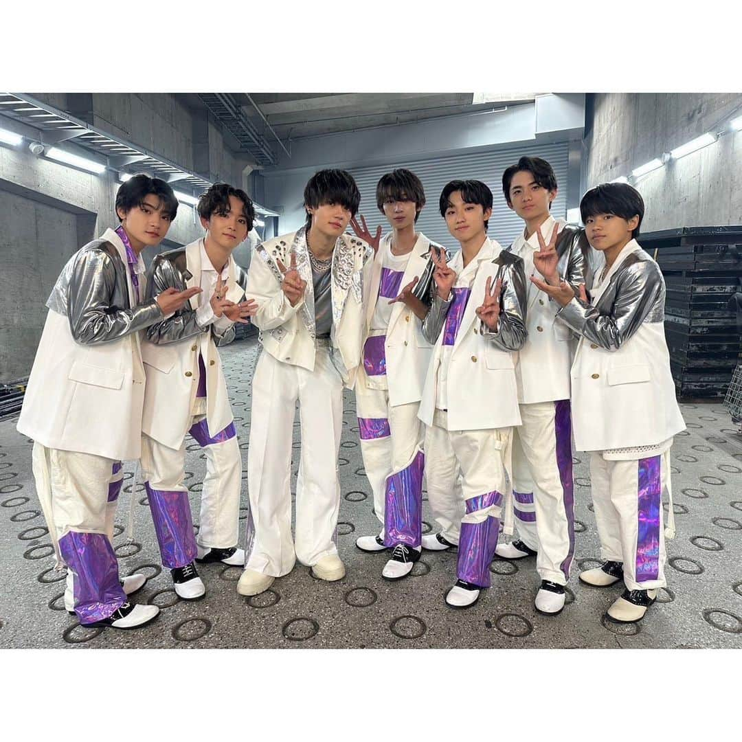 佐野勇斗さんのインスタグラム写真 - (佐野勇斗Instagram)「.  EBiDAN THE LIVE 2023  楽しかったー!!  ほぼ全員と写真撮ってもらったよ  いぇーーい  EBiDANメンバーのみんな、ファンの皆さん、ありがとうございました！  #EBiDAN #超特急 さん #SUPERDRAGON #さくらしめじ #ONENONLY #原因は自分にある。 #BUDDiiS #ICEx #Lienel #STAM #STAM、お疲れ様 #MILK」8月13日 21時48分 - sanohayato_milk