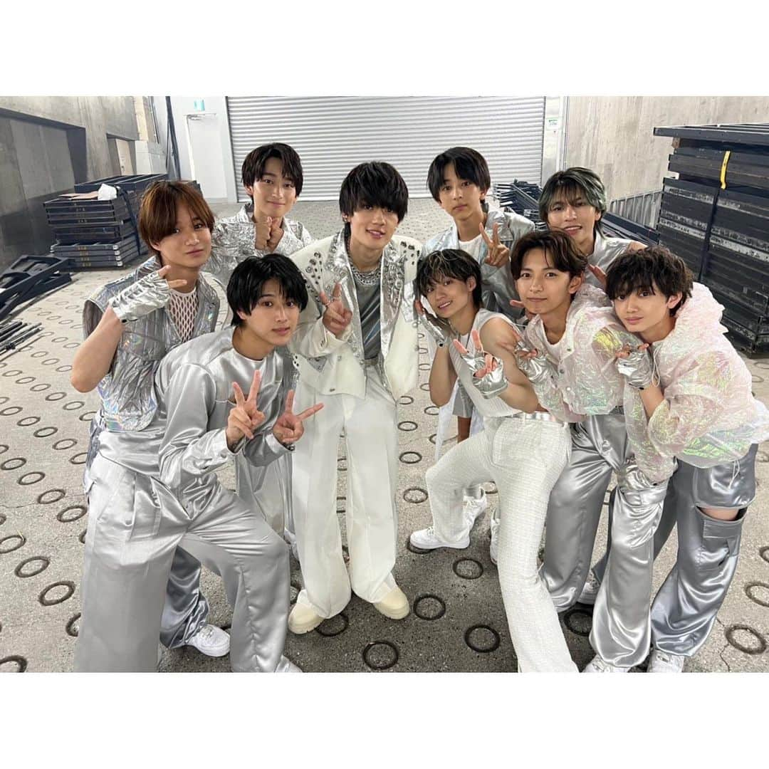 佐野勇斗さんのインスタグラム写真 - (佐野勇斗Instagram)「.  EBiDAN THE LIVE 2023  楽しかったー!!  ほぼ全員と写真撮ってもらったよ  いぇーーい  EBiDANメンバーのみんな、ファンの皆さん、ありがとうございました！  #EBiDAN #超特急 さん #SUPERDRAGON #さくらしめじ #ONENONLY #原因は自分にある。 #BUDDiiS #ICEx #Lienel #STAM #STAM、お疲れ様 #MILK」8月13日 21時48分 - sanohayato_milk