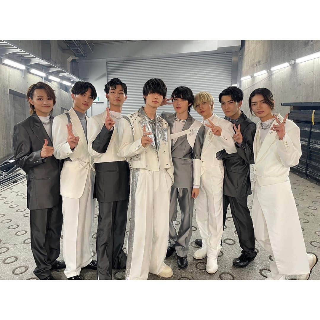 佐野勇斗さんのインスタグラム写真 - (佐野勇斗Instagram)「.  EBiDAN THE LIVE 2023  楽しかったー!!  ほぼ全員と写真撮ってもらったよ  いぇーーい  EBiDANメンバーのみんな、ファンの皆さん、ありがとうございました！  #EBiDAN #超特急 さん #SUPERDRAGON #さくらしめじ #ONENONLY #原因は自分にある。 #BUDDiiS #ICEx #Lienel #STAM #STAM、お疲れ様 #MILK」8月13日 21時48分 - sanohayato_milk