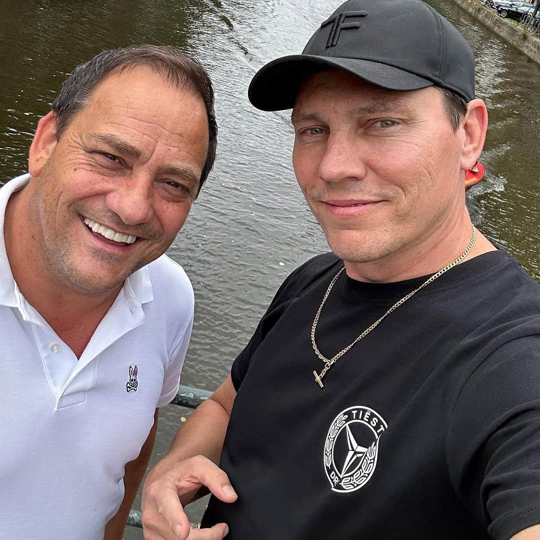 ティエストさんのインスタグラム写真 - (ティエストInstagram)「Amsterdam connecting with new and old friends @dancevalley 🔥🎉❤️」8月13日 21時48分 - tiesto