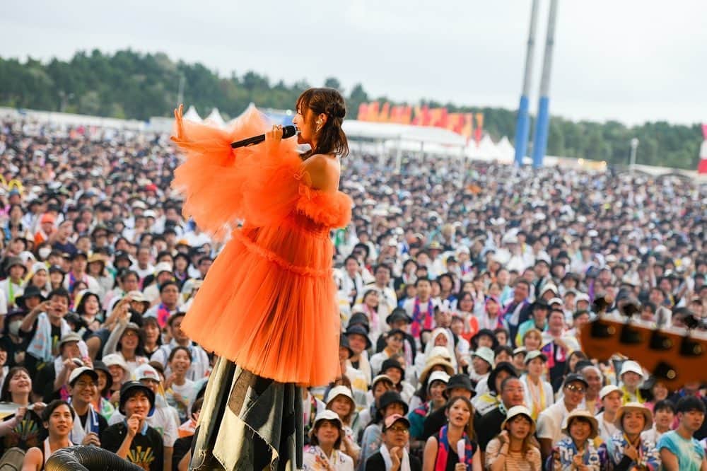 鈴木愛理さんのインスタグラム写真 - (鈴木愛理Instagram)「✴︎ROCK IN JAPAN FESTIVAL 2023  昨年、参加する予定の日が中止になったため、2019年ぶりの夏ロッキン！！！☀️  天候に波がありましたが、無事開催できてよかった😭☺️  そしてたくさんの方がきてくださって嬉しすぎました😭 みんなの歌声も最高だったよ！！！！ ありがとうでした！！！！  オフショットは次の投稿で♡ #RIJF2023」8月13日 21時55分 - airisuzuki_official_uf