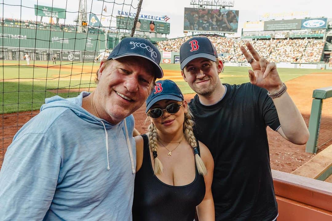 アラン・ウォーカーのインスタグラム：「BOSTON never disappoints! 🔥 Thank you @boatcruisesummerseries and @bignightlive A」