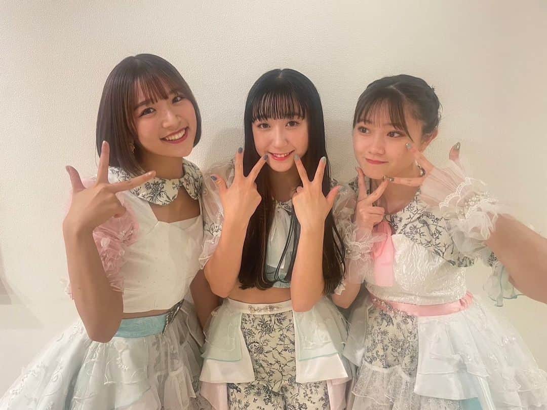 小野瑞歩のインスタグラム：「つばきファクトリー 加入7周年を迎えました！  今年の記念日も3人で迎えられたこと とっても嬉しいです💗  そしてたくさんのお祝いも ありがとうございました🤍 8年目もよろしくお願いします🫶　  #つばきファクトリー #さにこ #最高さにこ」