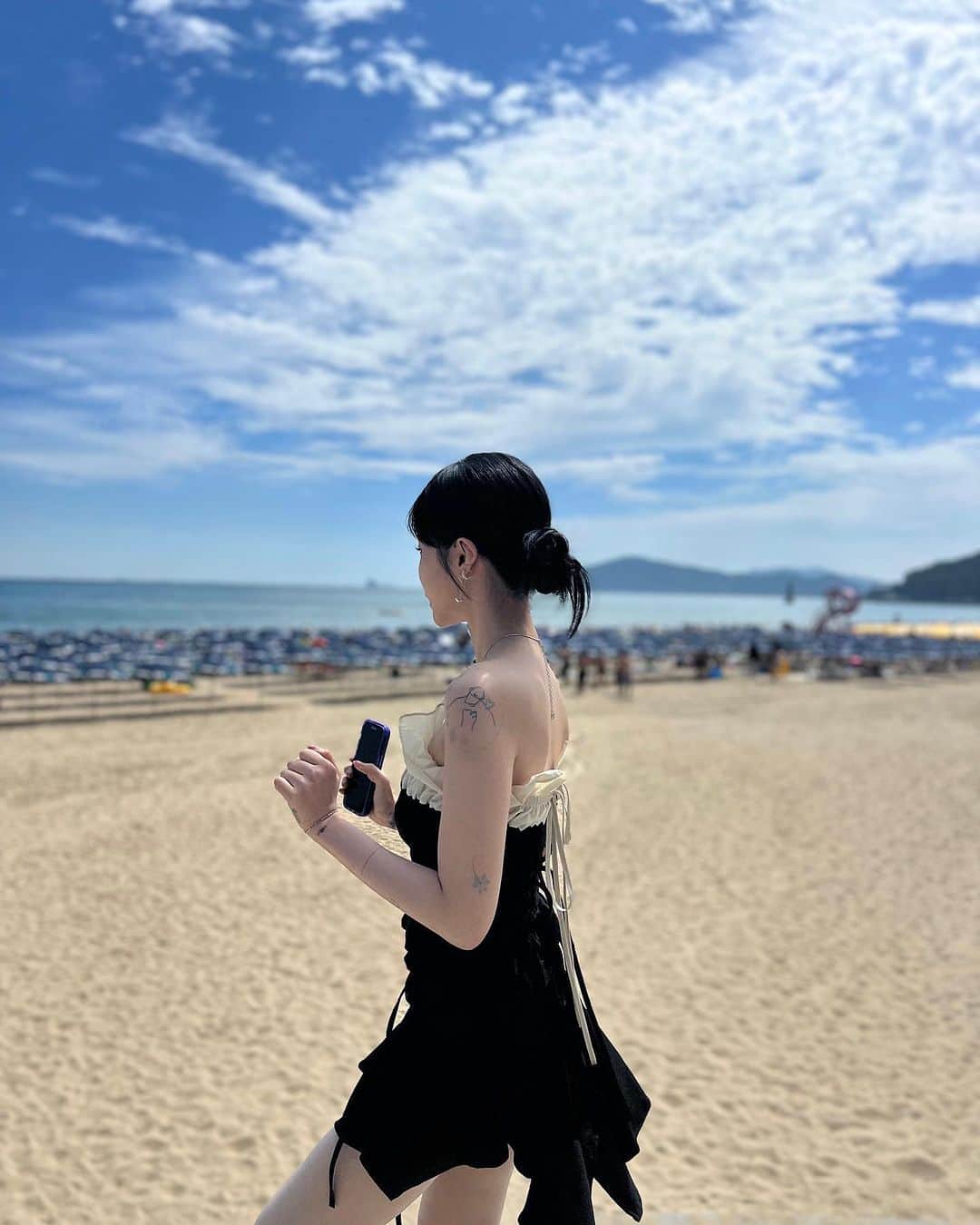 Heizeのインスタグラム：「아니 진짜 얼마만에 바다고 ~ #gs뮤비페 💙」