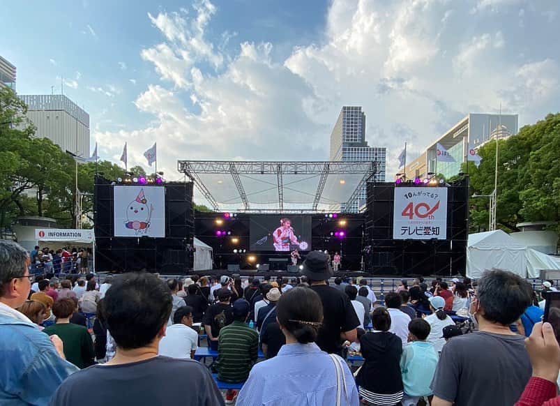 堀優衣のインスタグラム：「. #10チャン縁日 、そして名古屋の皆さんありがとうございました☺︎ 実は名古屋で歌ったのは初めてです😳  出てきた瞬間「ゆいちゃーん」ってみんなが言ってくれて嬉しかった〜  みんな朝から並んでくれてたよね🥲 炎天下の中お疲れ様です ゆっくり休んでください  いつもは歌う側だけど、たくさん出場される方々の歌をじっくり聴けたことも新鮮でした💭  出場者の皆さんもお疲れ様でした  また必ず名古屋戻ってくるね その時はぜひ聴きにきてね 約束だよ 待っててね☺︎」