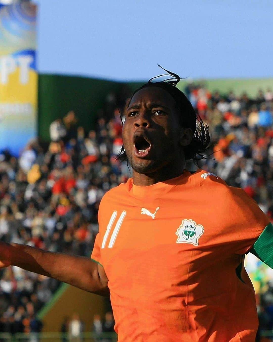 ディディエ・ドログバのインスタグラム：「🏃‍♂️ 24 Games. 🥅 11 Goals.  @didierdrogba has a remarkable history in the #TotalEnergiesAFCON. 🇨🇮🏆  Can recall the Ivorian legend’s first match in the competition? 🤔」