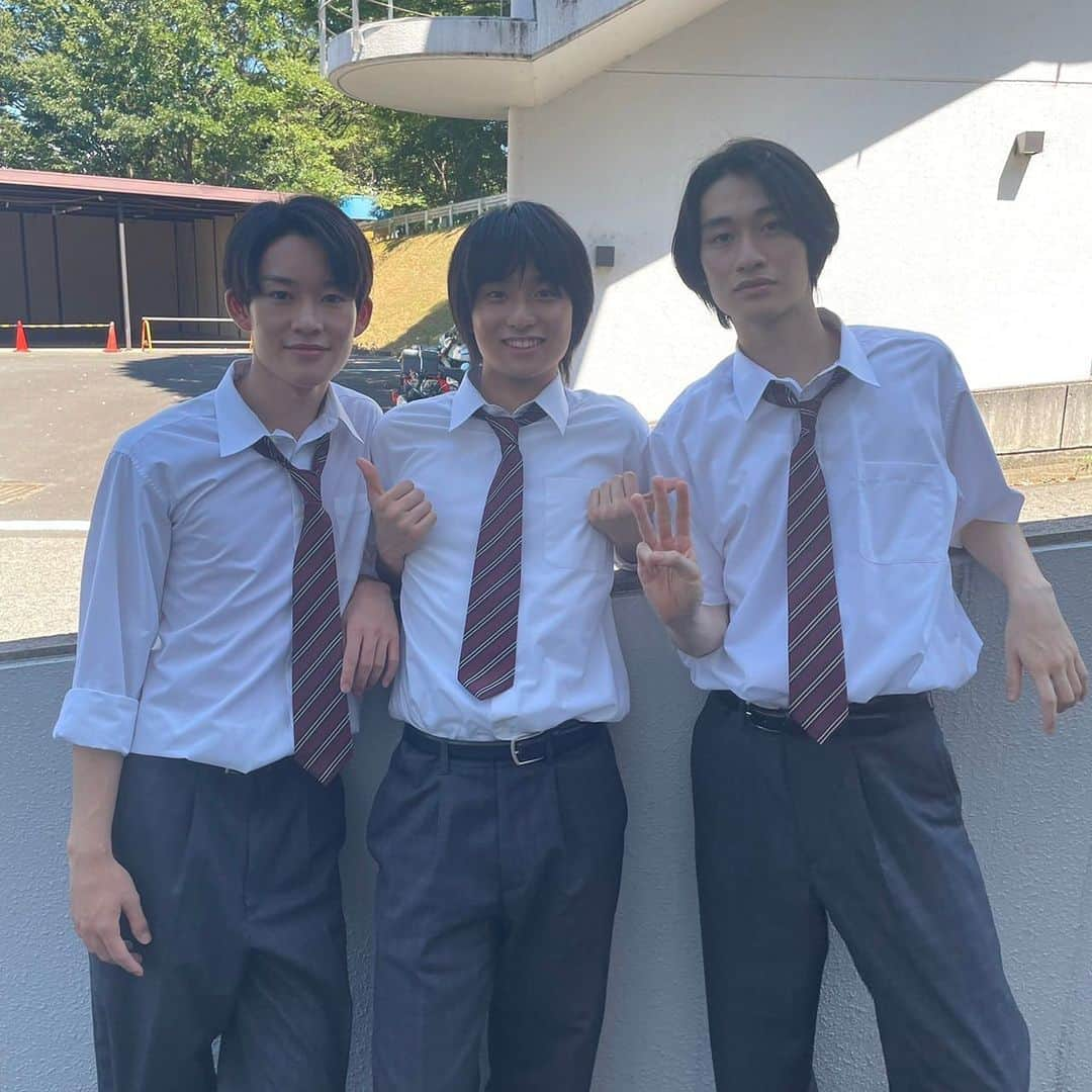 奥平大兼さんのインスタグラム写真 - (奥平大兼Instagram)「最高の教師第5話いかがだったでしょうか。 今回もたくさんのことがありました。 今回はより、学生同士のぶつかりや青春らしい部分も見れました。 そしてこれから物語も後半に差し掛かって行きます。 是非来週の第6話もお楽しみに。  この写真は、初めてさんちゃんとしゅんくんと共演した時の写真です。 一年半前の3人と一年半後の3人です。 なんだか大人になっているような気がします。 こうやってまた共演できるのも嬉しいです。  @saikyo_ntv  #浅野竣哉 #山時聡真  #また共演できるっていいね」8月13日 22時11分 - okudairadaiken_official