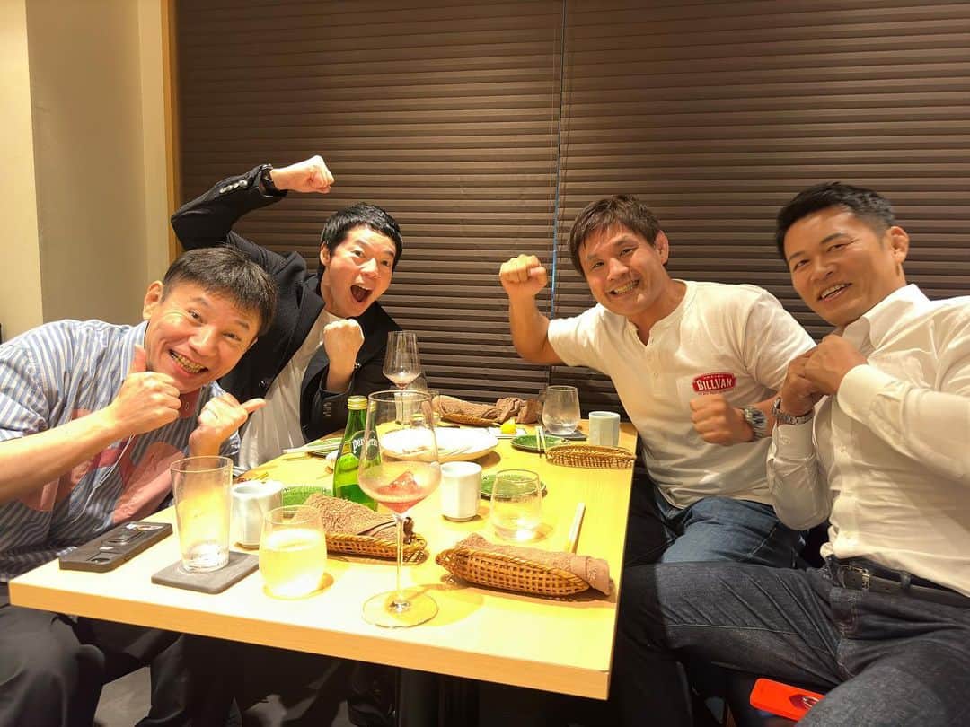 菊田早苗のインスタグラム：「ありそうでなかった、意外にも初の組み合わせ。今田さん元気くん山下さん自分。 全員パンクラス時代に知り合った貴重な古くからのメンバー。 皆まだ戦い続けてます。 久々に楽しかった〜！ #六本木 #お笑いと格闘技 #30分迷った謎の和食店 #〆に自分だけカツカレー #二次会は70年代音楽バー」