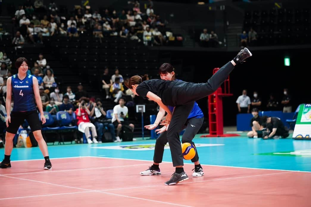 石井優希さんのインスタグラム写真 - (石井優希Instagram)「. 2023.8.12 VOLLEYBALL FES -Super Games SAGA🎈 新しく出来たSAGAアリーナで開催されましたぁ🙌🏻✨  ゲスト出演させてもらい、Springsの選手と6000人以上のお客さんとともに凄く楽しい時間を過ごさせてもらいました🌈  また、物販コーナーで声をかけてくださった皆さんありがとうございました🥰  #久光スプリングス #佐賀さいこう #リオさんさいこう🥳  #がんばりますぅ🍉」8月13日 22時17分 - yuki.ishii