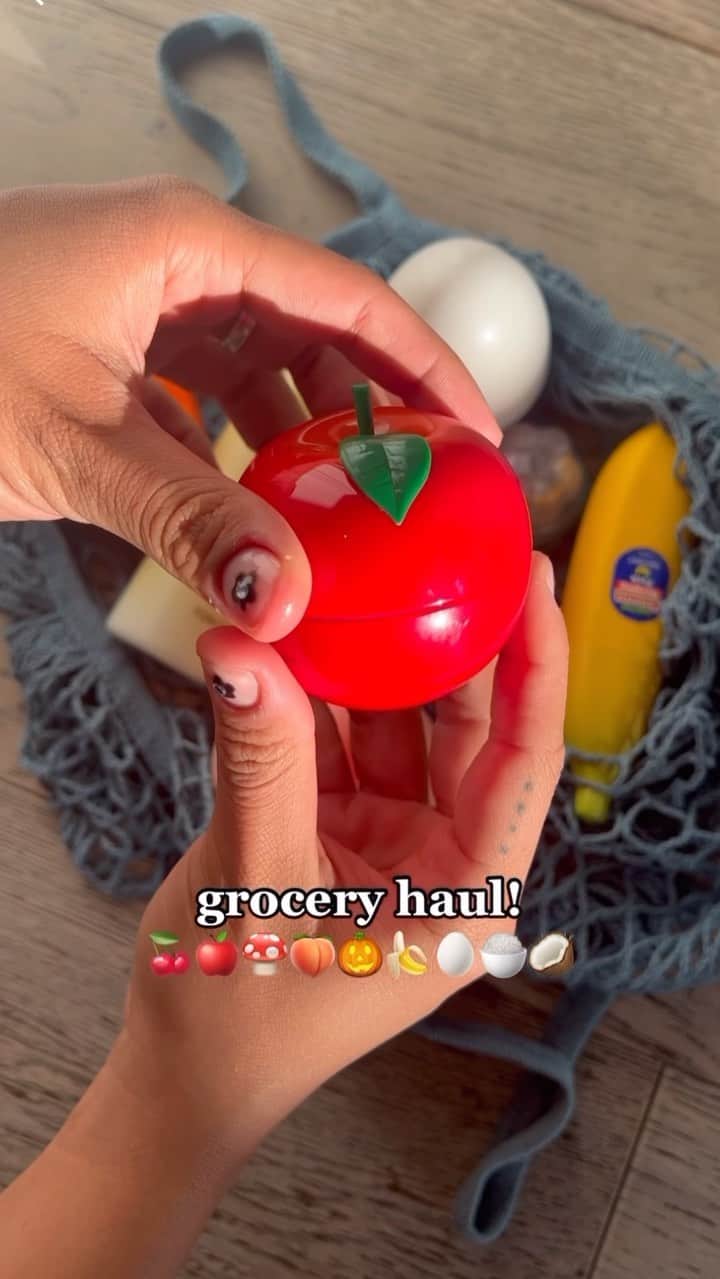TONYMOLY USA Officialのインスタグラム：「This week's grocery haul lookin a little different! 🍒🍌🍑🍎🥚🥥 #xoxo #TONYMOLYnMe」