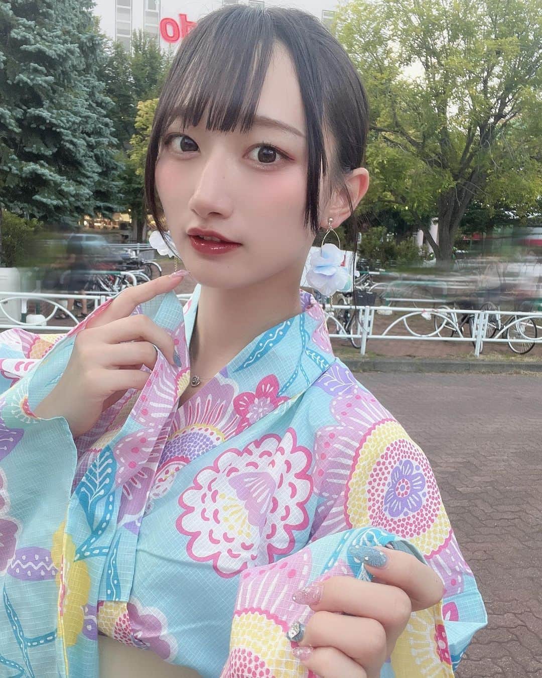 信野樹奈のインスタグラム：「数年ぶりの盆踊り🏮  #アイドル #idol #浴衣 #浴衣ヘアアレンジ #浴衣コーデ #琴似 #北海道 #japan #札幌 #黒髪」