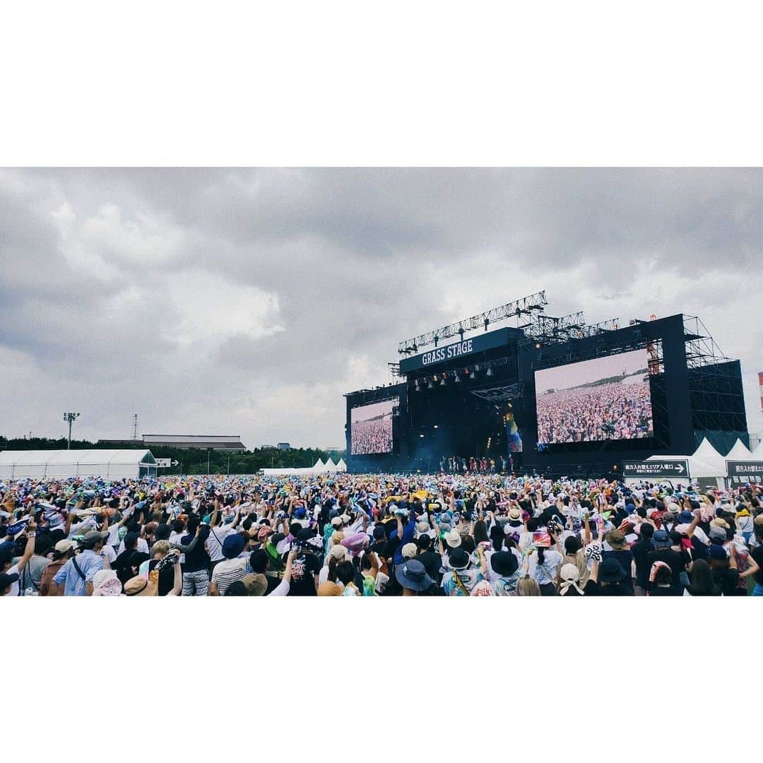 佐々木莉佳子さんのインスタグラム写真 - (佐々木莉佳子Instagram)「⭐︎  ROCK IN JAPAN  FESTIVAL 2023  GRASS STAGEトップバッター ありがとうございました🫶🏻🔥  最高の夏を感じて 幸せすぎて溶けてしまいました🫠🤍  たのしかった〜！！！  #RIJF2023」8月13日 22時33分 - rikako_sasaki.official