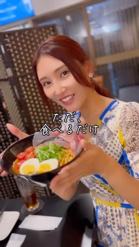 岩田亜矢那のインスタグラム：「本町駅から徒歩1分 イトゥビルB2F ※御堂筋沿いベントレーのビル  【本町イタリアン倶楽部】  @honmachi_italian_club   かなでちゃん（ @kyanagram_official ）とラーメン食べました🍜 イタリアンでパスタとラーメンの間みたいで さっぱりしてて美味しかったです🫢💋  夏にぴったりです🍜💓」