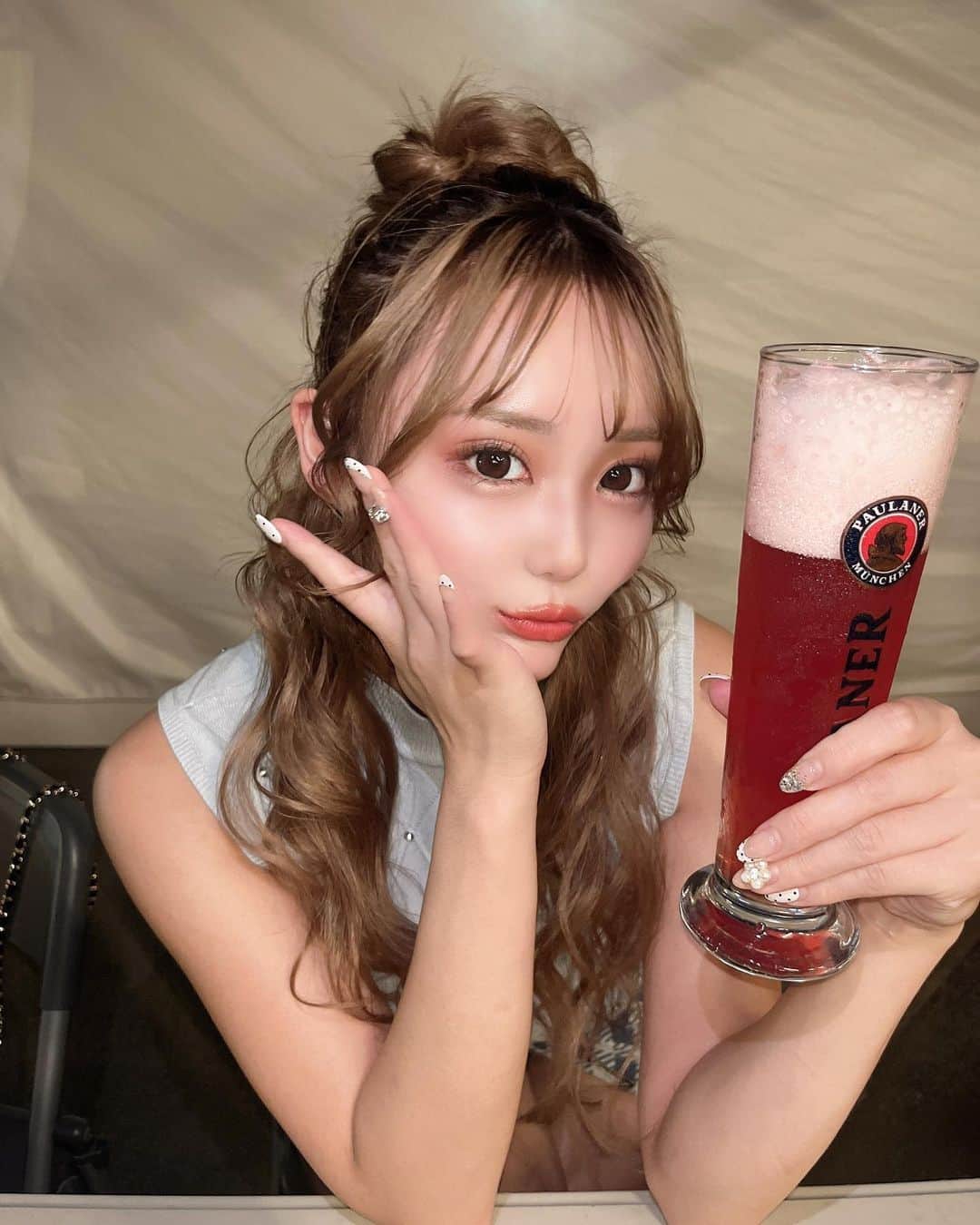 くまみゆさんのインスタグラム写真 - (くまみゆInstagram)「. . いちごのビールは美味しかった！ 出勤前でほぼ飲めんかった😆 . . #darich」8月13日 22時46分 - kumamiyu.24