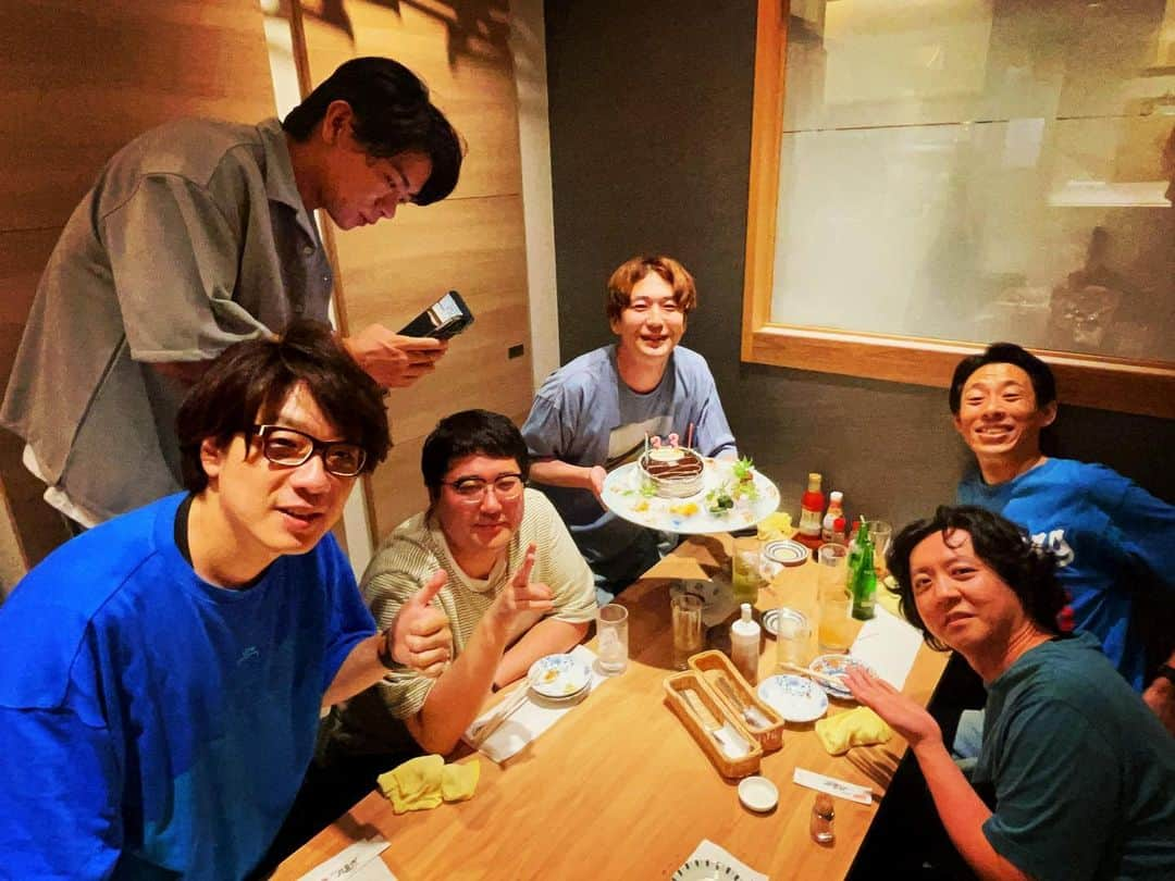 小野竜輔さんのインスタグラム写真 - (小野竜輔Instagram)「32歳最後のお仕事は大好きな方々と最高のウルトラセンスお笑いツアーで！ 幸せ空間でした！ 33歳の人生も頑張ります！  #マヂカルラブリー #囲碁将棋 #ダイヤモンド #ウルトラセンス」8月13日 23時09分 - onodora0813