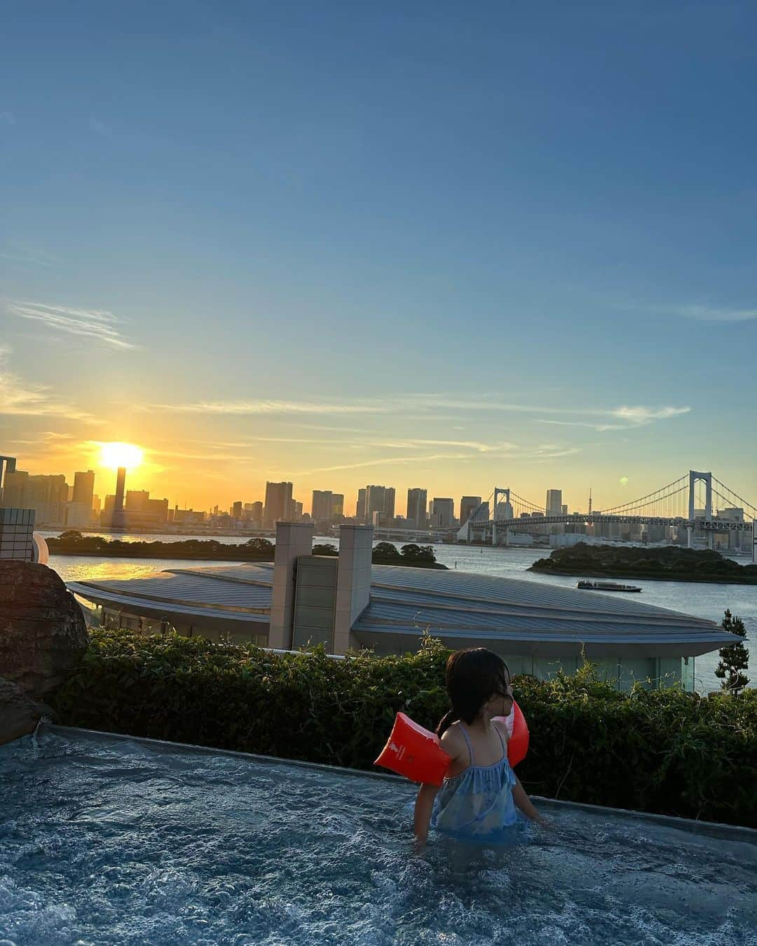 平尾優美花（ゆみちぃ）さんのインスタグラム写真 - (平尾優美花（ゆみちぃ）Instagram)「夏の思い出を残しておこう🐬💒  花火も、お祭りもいきたいし、浴衣も着たいなぁ〜 まだまだ終わらないで🎐」8月13日 23時10分 - hirao_yumika