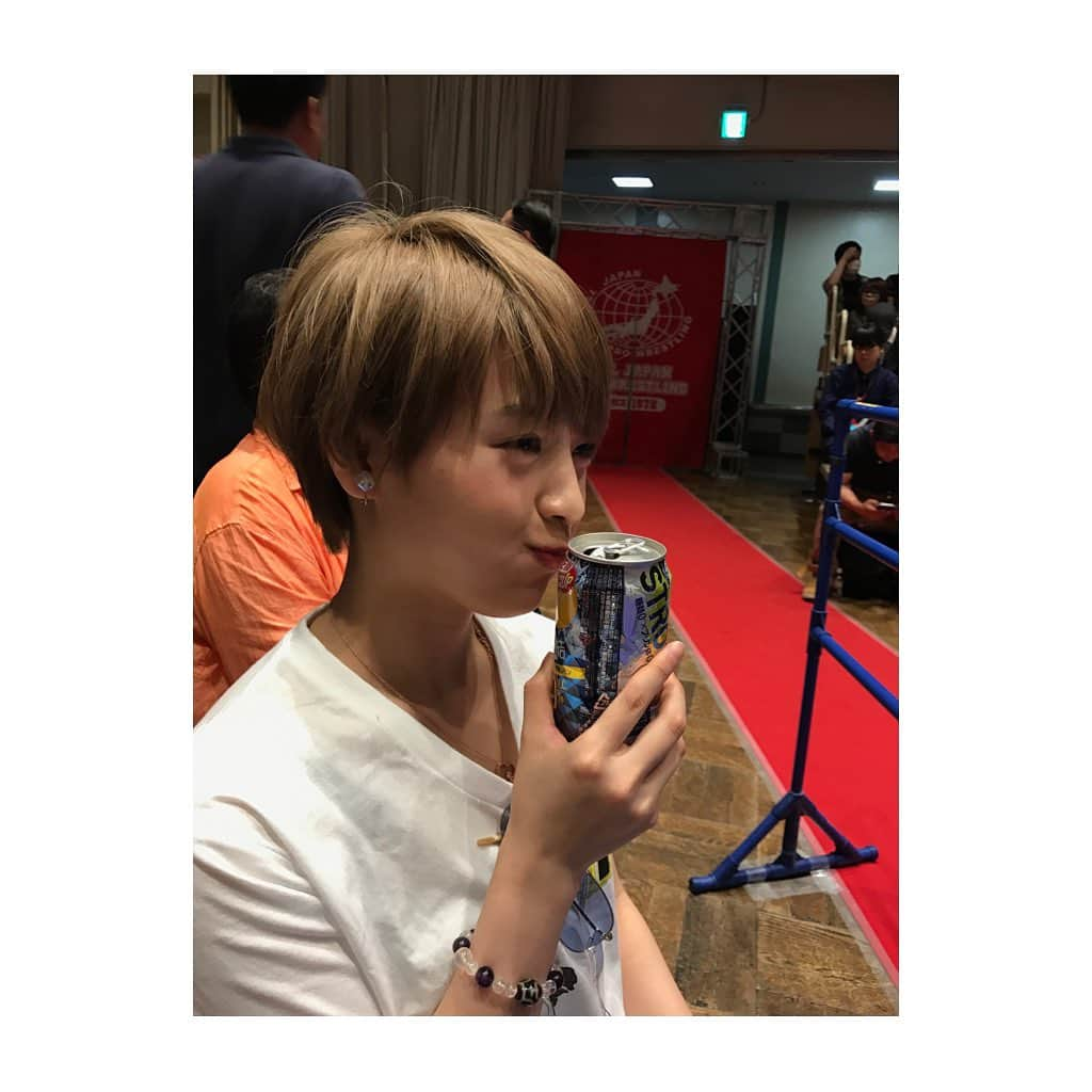 向井藍さんのインスタグラム写真 - (向井藍Instagram)「金髪ショートにしたい。  #向井藍 #aimukai #ショートヘア #金髪」8月14日 9時09分 - muuchan1024