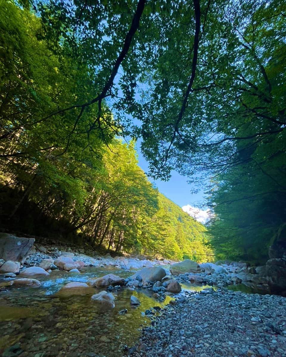 あゆむのインスタグラム：「涼しさのおすそわけ🏞🤍   #summerinjapan  #summervibes」