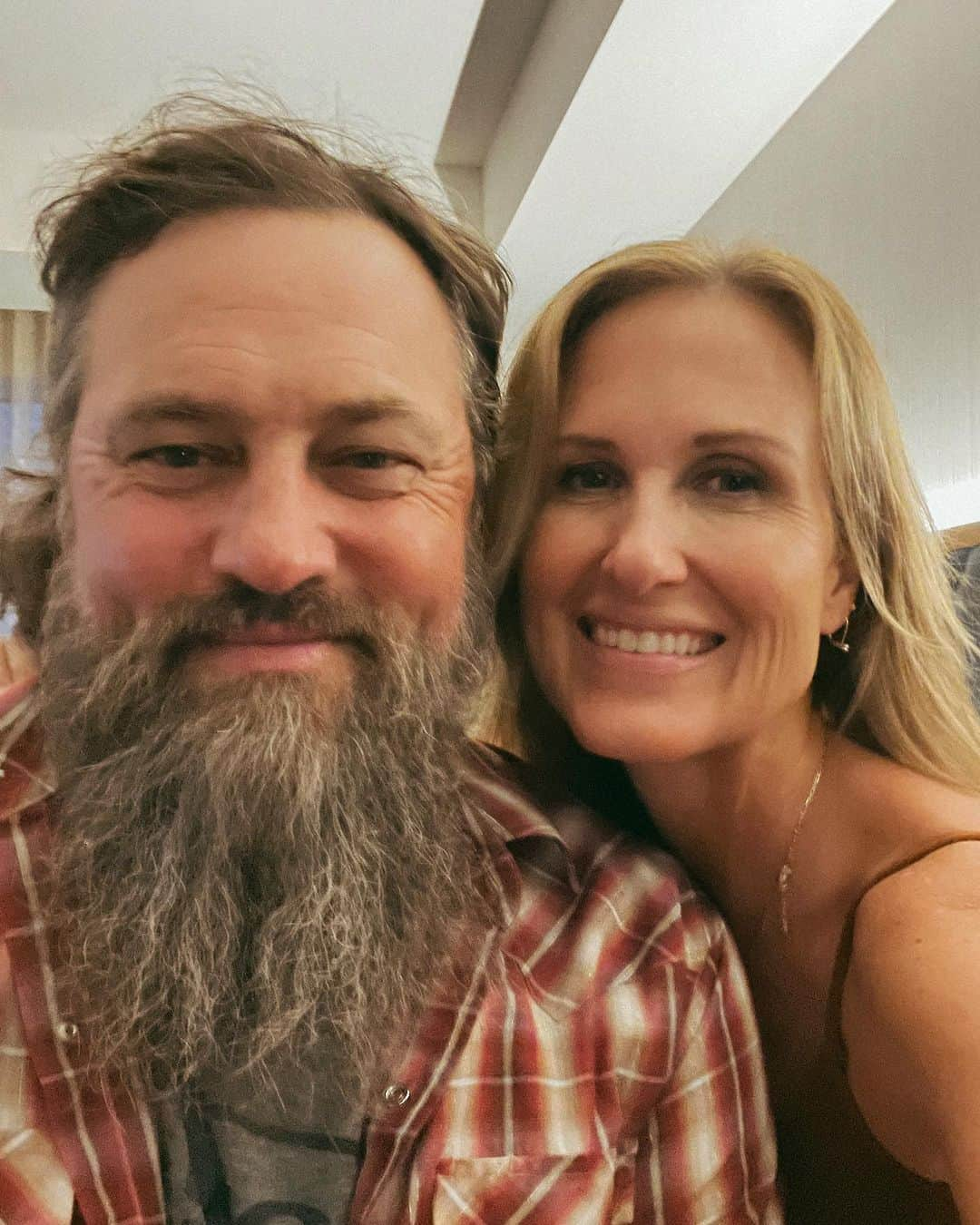 コリー・ロバートソンのインスタグラム：「In it together, for the long haul, through thick and thin, whatever adventure or adversity comes our way…I love him ❤️ @realwilliebosshog」