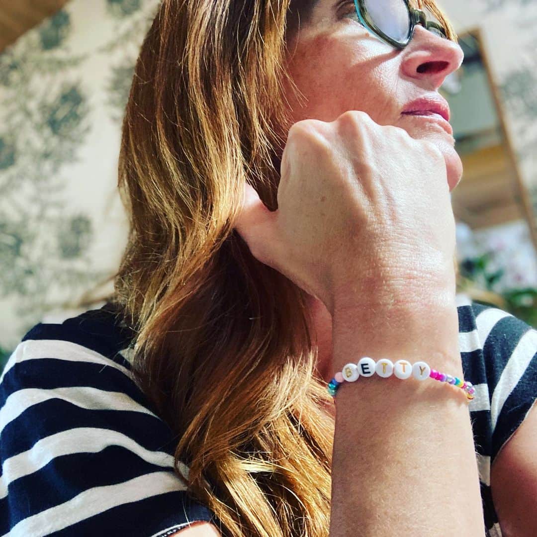 ジュリア・ロバーツのインスタグラム：「My Mothers Birthday.  Miss you everyday 💙」