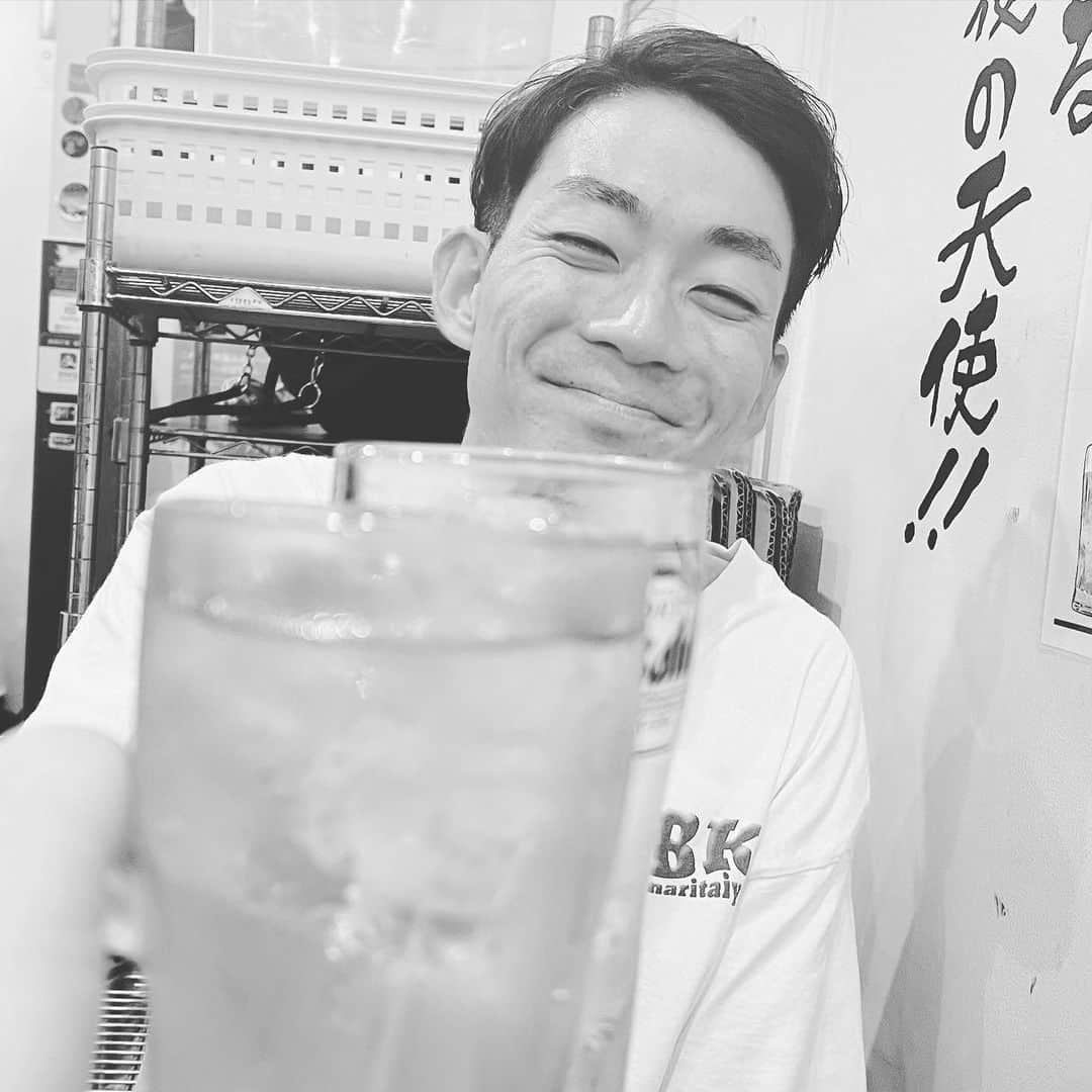 中野周平のインスタグラム：「皆川さんと乾杯(^^)」