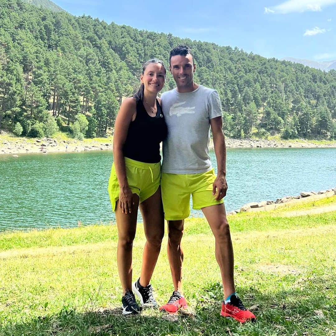 ロベルト・バウティスタ・アグートのインスタグラム：「⛰️🚴🏼👨‍👩‍👦🎧  Echando de menos la competición pero aprovechando al máximo estos días  Making the most of these recovery days  #RobertoBautistaAgut」