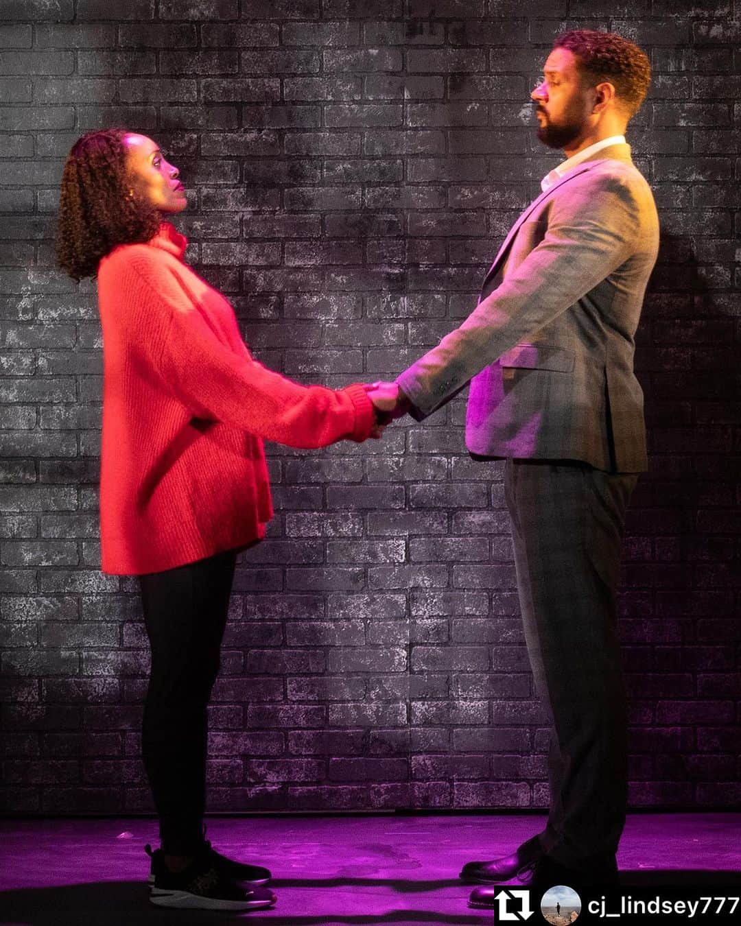 ロッチェル・エイツのインスタグラム：「What an amazing run! So proud of you babe!  #repost @cj_lindsey777  Today we close this beautiful play Pipeline by @domorisseau Nothing but immense gratitude for the opportunity to tell this story with @kevinrfree @peterborough_players @alcidesbritocostajr @antuyacob @signedpbk @zaramariafas @bridget.beirne 🙏🏾」