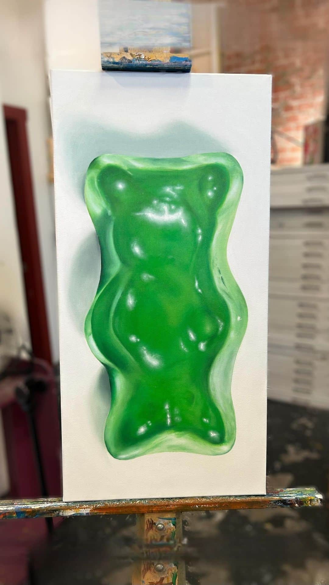 Chrisspyのインスタグラム：「Green Gummy, Oil on Canvas 🎨  Had a lot of fun painting this one and learned a lot. What should I paint next?  #chrisspy #oilpainting」