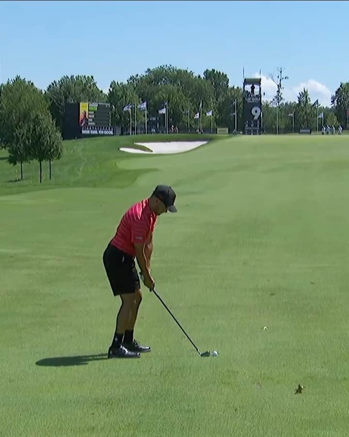 エイブラハム・アンサーのインスタグラム：「With this great birdie @abrahamancer is now -4 🙌🏻🙌🏻. Vamos, Abe!!! 💪🏻  Con este gran birdie Abe está -4 🙌🏻🙌🏻. ¡Vamos, Abe! 💪🏻  #LIVGolf #FireballsGC」