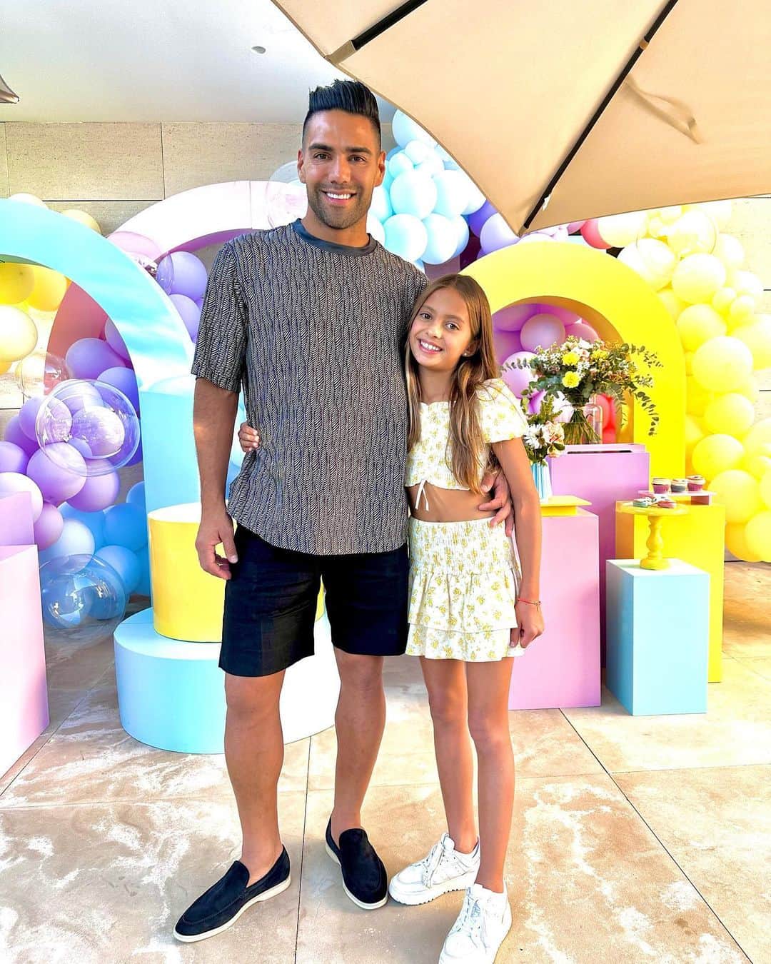 ラダメル・ファルカオのインスタグラム：「Feliz cumpleaños amor nuestro. Me siento feliz, agradecido y orgulloso por la niña que eres. una nena con un corazón maravilloso que siempre da lo mejor por lo demás. llena de nobleza y una alegría que ilumina el lugar donde estás. Dios te guíe siempre y cumpla tus sueños realidad. Te amo, tu papá.」
