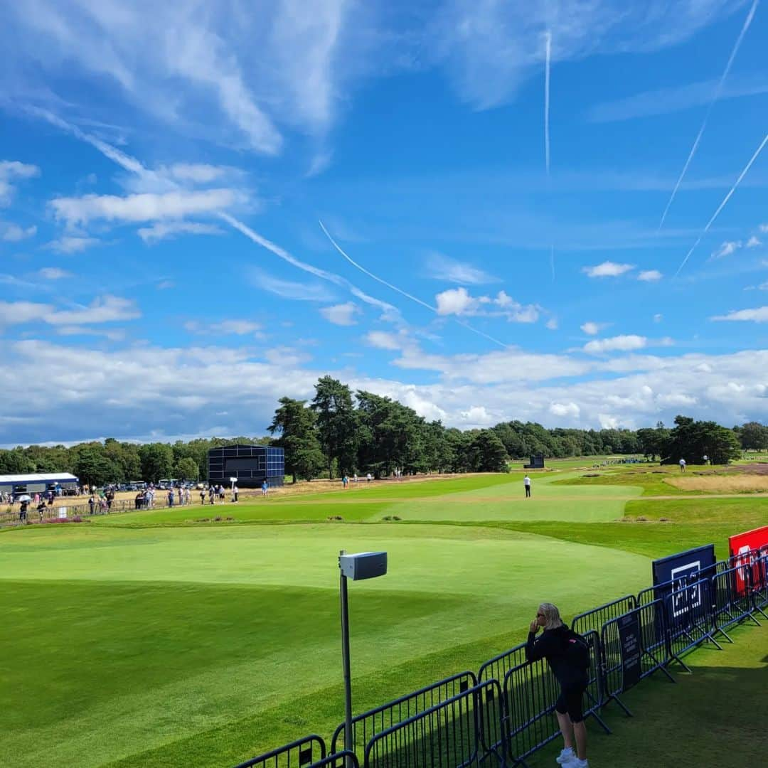 カースティ・ギルモアさんのインスタグラム写真 - (カースティ・ギルモアInstagram)「Watched Happy Gilmore last weekend to prepare for today 😌  Mad fun day at the @aigwomensopen to speak about all things social media with @chessieking @chrishughesofficial and @livcooke_golf 💃🏻  Thanks for having me 😊✨️  Back to training for final World Champs prep ☝🏼」8月14日 4時43分 - kirstygilmourr