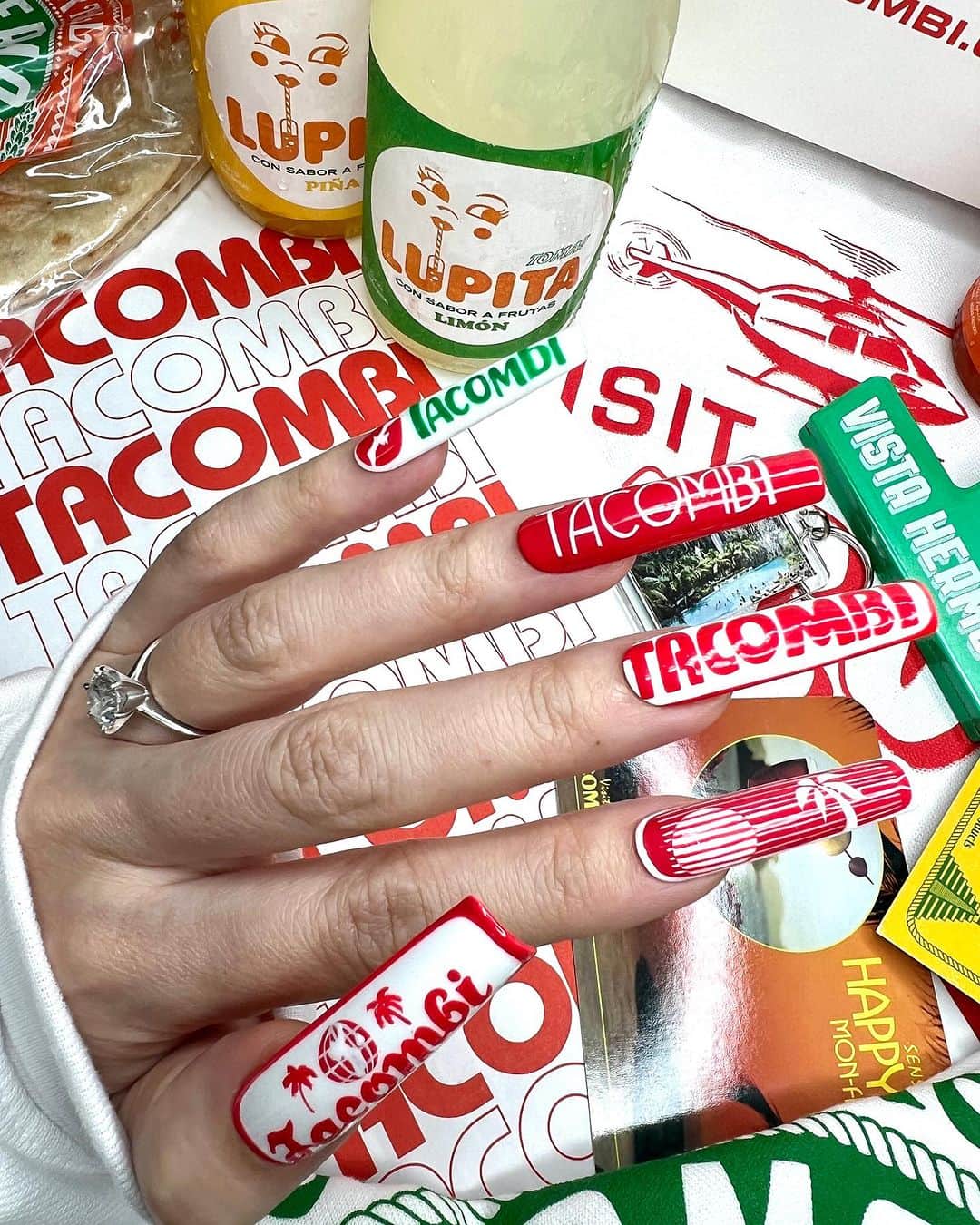 Mei Kawajiriさんのインスタグラム写真 - (Mei KawajiriInstagram)「I love @tacombi , especially crunchy fish taco 🌮🩵🩷✨🩵🩷✨yum yum 🤤」8月14日 10時08分 - nailsbymei